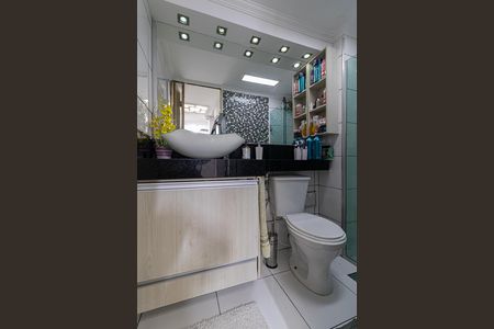 Banheiro de apartamento à venda com 2 quartos, 50m² em Vila Curuçá Velha, São Paulo