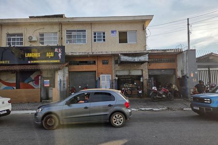 Casa de condomínio para alugar com 74m², 2 quartos e sem vaga Casa de condomínio para alugar com 74m², 2 quartos e sem vagaFachada