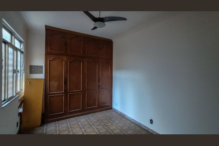 Casa à venda com 350m², 5 quartos e 6 vagas Casa à venda com 350m², 5 quartos e 6 vagasQuarto 2