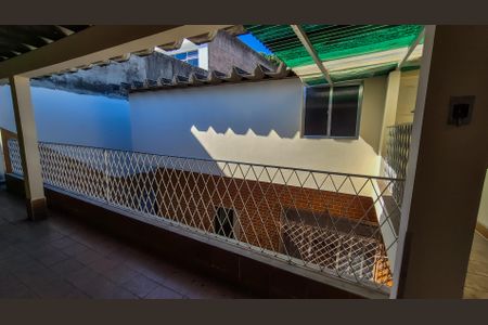 Casa à venda com 350m², 5 quartos e 6 vagas Casa à venda com 350m², 5 quartos e 6 vagasTerraço