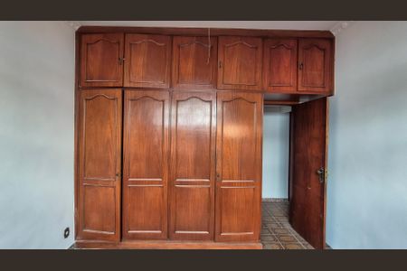 Casa à venda com 350m², 5 quartos e 6 vagas Casa à venda com 350m², 5 quartos e 6 vagasSuíte