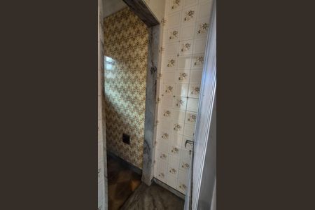 Casa à venda com 350m², 5 quartos e 6 vagas Casa à venda com 350m², 5 quartos e 6 vagasBanheiro Externo