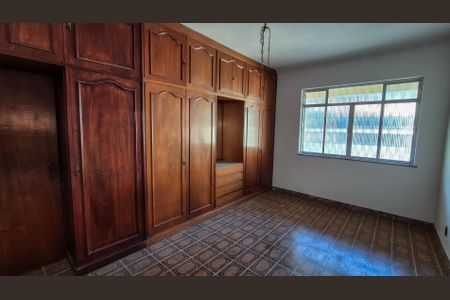 Casa à venda com 350m², 5 quartos e 6 vagas Casa à venda com 350m², 5 quartos e 6 vagasQuarto 1