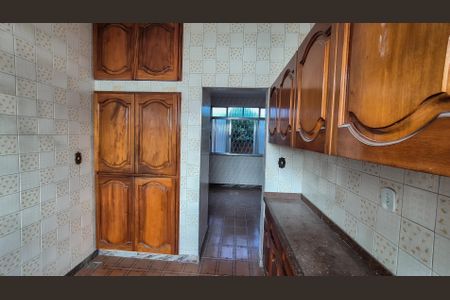 Casa à venda com 350m², 5 quartos e 6 vagas Casa à venda com 350m², 5 quartos e 6 vagasCozinha