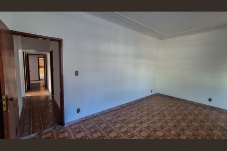 Casa à venda com 350m², 5 quartos e 6 vagas Casa à venda com 350m², 5 quartos e 6 vagasSala