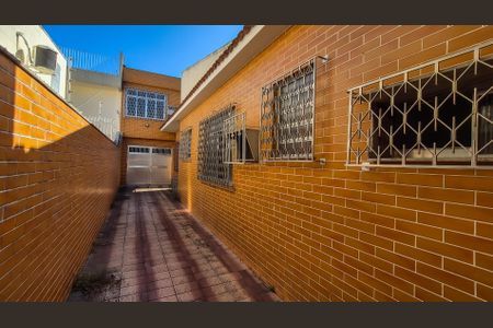 Casa à venda com 350m², 5 quartos e 6 vagas Casa à venda com 350m², 5 quartos e 6 vagasEntrada Garagem Lateral Casa