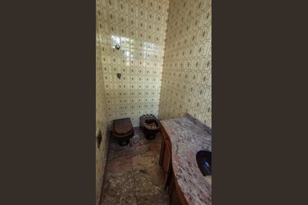 Casa à venda com 350m², 5 quartos e 6 vagas Casa à venda com 350m², 5 quartos e 6 vagasBanheiro da Suíte