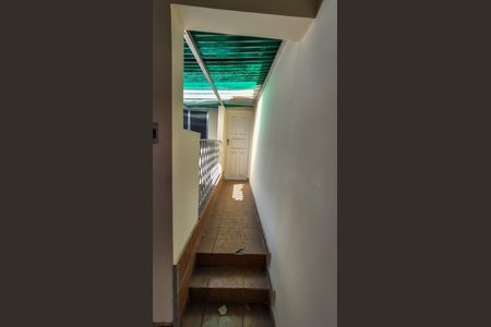 Casa à venda com 350m², 5 quartos e 6 vagas Casa à venda com 350m², 5 quartos e 6 vagasAcesso as caixas de d'água cômodo auxiliar