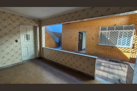 Casa à venda com 350m², 5 quartos e 6 vagas Casa à venda com 350m², 5 quartos e 6 vagasÁrea de Serviço acesso ao quarto 4 e banheiro externo