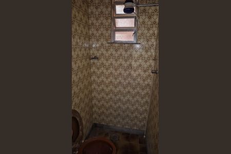 Casa à venda com 350m², 5 quartos e 6 vagas Casa à venda com 350m², 5 quartos e 6 vagasBanheiro Externo