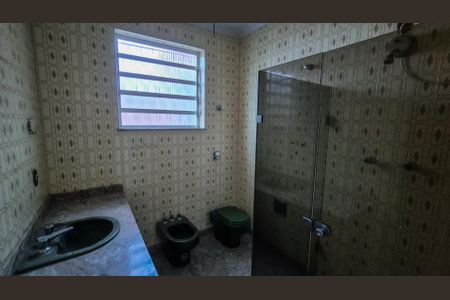 Casa à venda com 350m², 5 quartos e 6 vagas Casa à venda com 350m², 5 quartos e 6 vagasBanheiro Social