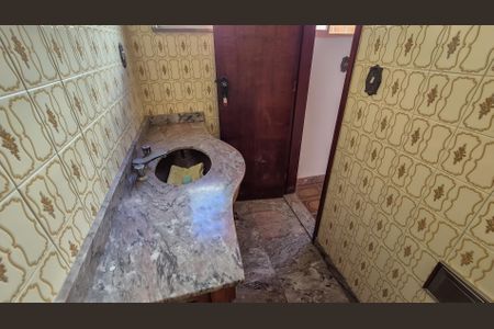 Casa à venda com 350m², 5 quartos e 6 vagas Casa à venda com 350m², 5 quartos e 6 vagasBanheiro da Suíte