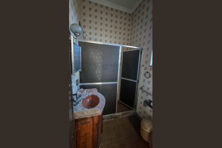 Casa à venda com 350m², 5 quartos e 6 vagas Casa à venda com 350m², 5 quartos e 6 vagasBanheiro de serviço
