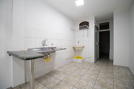 Casa para alugar com 40m², 2 quartos e 1 vaga Casa para alugar com 40m², 2 quartos e 1 vagaCozinha e Área de Serviço