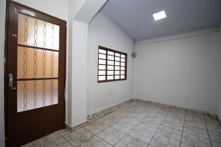 Sala de casa para alugar com 2 quartos, 40m² em Guará I, Brasília
