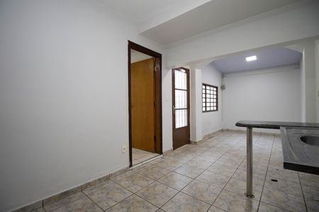 Casa para alugar com 40m², 2 quartos e 1 vaga Casa para alugar com 40m², 2 quartos e 1 vagaCozinha e Área de Serviço