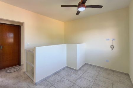Sala de casa de condomínio para alugar com 2 quartos, 47m² em Parque das Americas, Praia Grande
