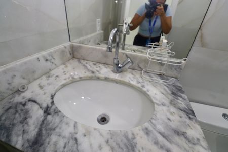 Banheiro Social de apartamento para alugar com 2 quartos, 55m² em Brotas, Salvador