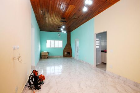 Casa para alugar com 250m², 5 quartos e 2 vagas Casa para alugar com 250m², 5 quartos e 2 vagasSala