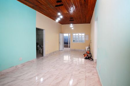 Casa para alugar com 250m², 5 quartos e 2 vagas Casa para alugar com 250m², 5 quartos e 2 vagasSala