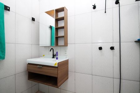 Casa para alugar com 250m², 5 quartos e 2 vagas Casa para alugar com 250m², 5 quartos e 2 vagasBanheiro Suíte 4