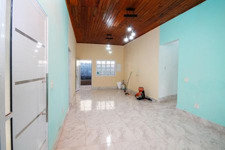 Casa para alugar com 250m², 5 quartos e 2 vagas Casa para alugar com 250m², 5 quartos e 2 vagasSala
