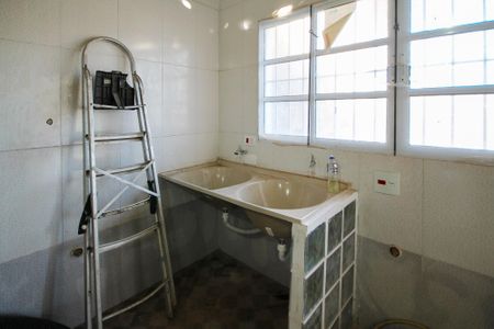 Casa para alugar com 250m², 5 quartos e 2 vagas Casa para alugar com 250m², 5 quartos e 2 vagasLavanderia
