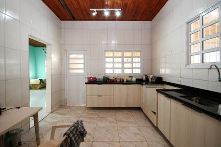 Casa para alugar com 250m², 5 quartos e 2 vagas Casa para alugar com 250m², 5 quartos e 2 vagasCozinha