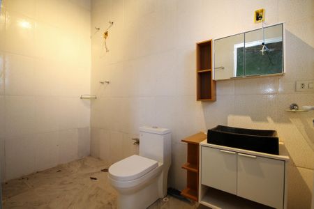 Casa para alugar com 250m², 5 quartos e 2 vagas Casa para alugar com 250m², 5 quartos e 2 vagasBanheiro Suíte Edícula