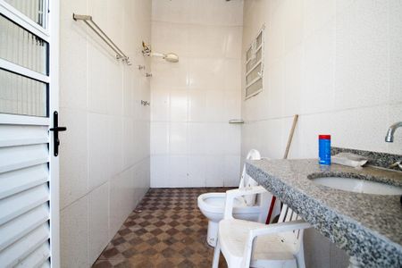 Casa para alugar com 250m², 5 quartos e 2 vagas Casa para alugar com 250m², 5 quartos e 2 vagasBanheiro Externo