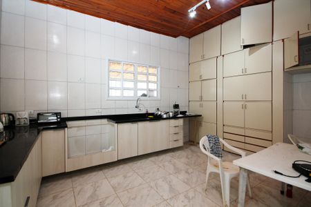 Casa para alugar com 250m², 5 quartos e 2 vagas Casa para alugar com 250m², 5 quartos e 2 vagasCozinha