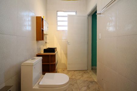 Casa para alugar com 250m², 5 quartos e 2 vagas Casa para alugar com 250m², 5 quartos e 2 vagasBanheiro Suíte Edícula