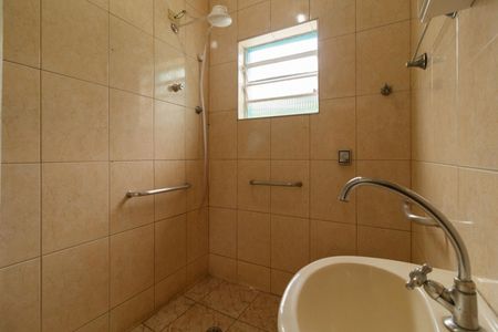 Casa para alugar com 130m², 2 quartos e sem vaga Casa para alugar com 130m², 2 quartos e sem vagaBanheiro social