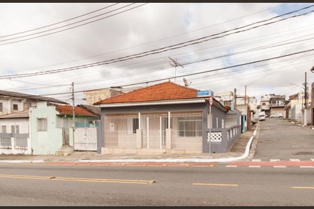 Fachada de casa para alugar com 2 quartos, 130m² em Vila Gustavo, São Paulo