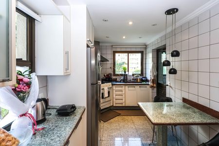 Apartamento à venda com 110m², 3 quartos e 2 vagasCozinha