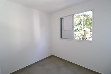 Quarto 1 - Suíte de apartamento para alugar com 2 quartos, 46m² em Jardim Holanda, Uberlândia