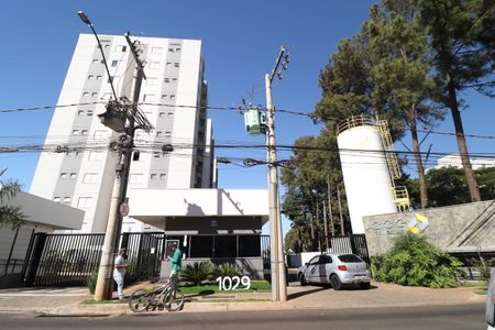 Fachada de apartamento para alugar com 2 quartos, 46m² em Jardim Holanda, Uberlândia