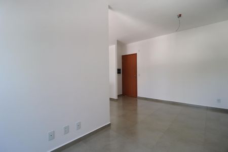 Sala de apartamento para alugar com 2 quartos, 46m² em Jardim Holanda, Uberlândia