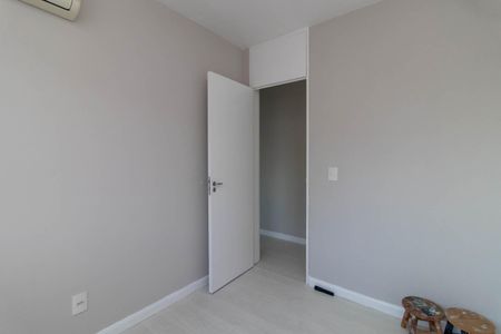 Quarto 1 de apartamento à venda com 3 quartos, 67m² em Tristeza, Porto Alegre