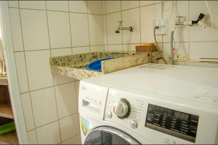 Área de Serviço de apartamento à venda com 2 quartos, 70m² em Jardim Goiás, Goiânia