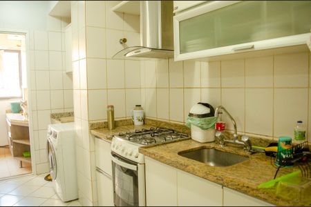 Cozinha de apartamento à venda com 2 quartos, 70m² em Jardim Goiás, Goiânia