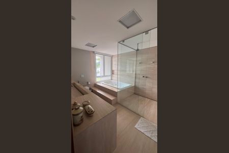 Casa de condomínio para alugar com 435m², 4 quartos e 4 vagas
