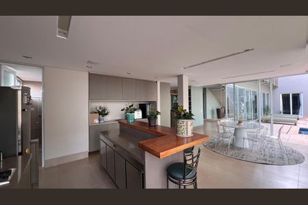Cozinha de casa de condomínio para alugar com 4 quartos, 435m² em Morada da Colina, Uberlândia