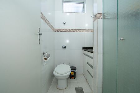 BANHEIRO de apartamento à venda com 2 quartos, 45m² em Carlos Prates, Belo Horizonte