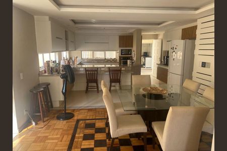 Casa à venda com 380m², 4 quartos e 3 vagas