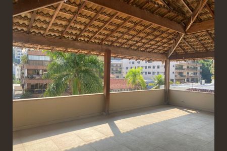 Casa à venda com 380m², 4 quartos e 3 vagas