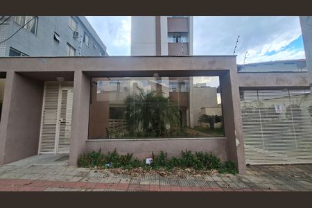 Apartamento para alugar com 90m², 3 quartos e 2 vagas Apartamento para alugar com 90m², 3 quartos e 2 vagasFachada