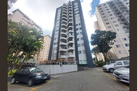 Fachada do bloco de apartamento para alugar com 3 quartos, 76m² em Vila Sofia, São Paulo
