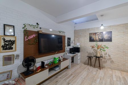 Casa à venda com 3 quartos, 234m² em Vila Londrina, São Paulo