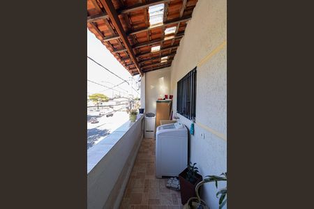 Casa 1 - Área de Serviço  de casa à venda com 3 quartos, 234m² em Vila Londrina, São Paulo